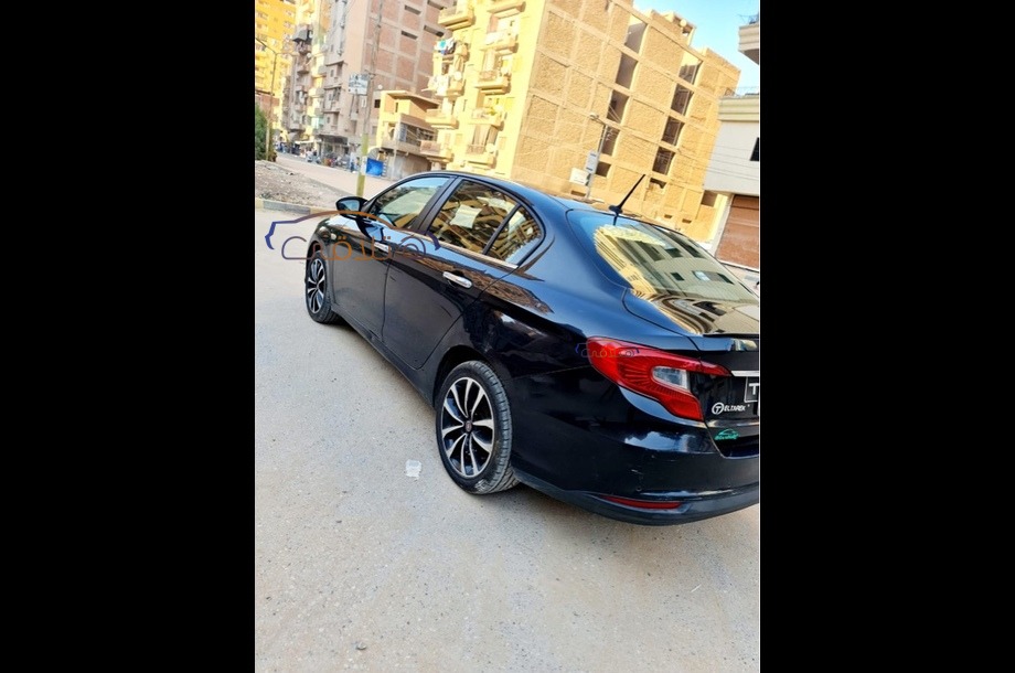 Tipo Fiat أسود