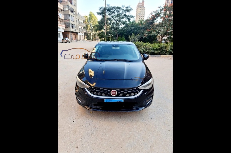 Tipo Fiat أسود