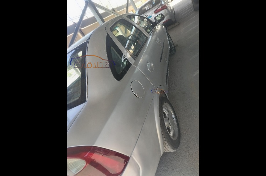 Corsa Opel فضي