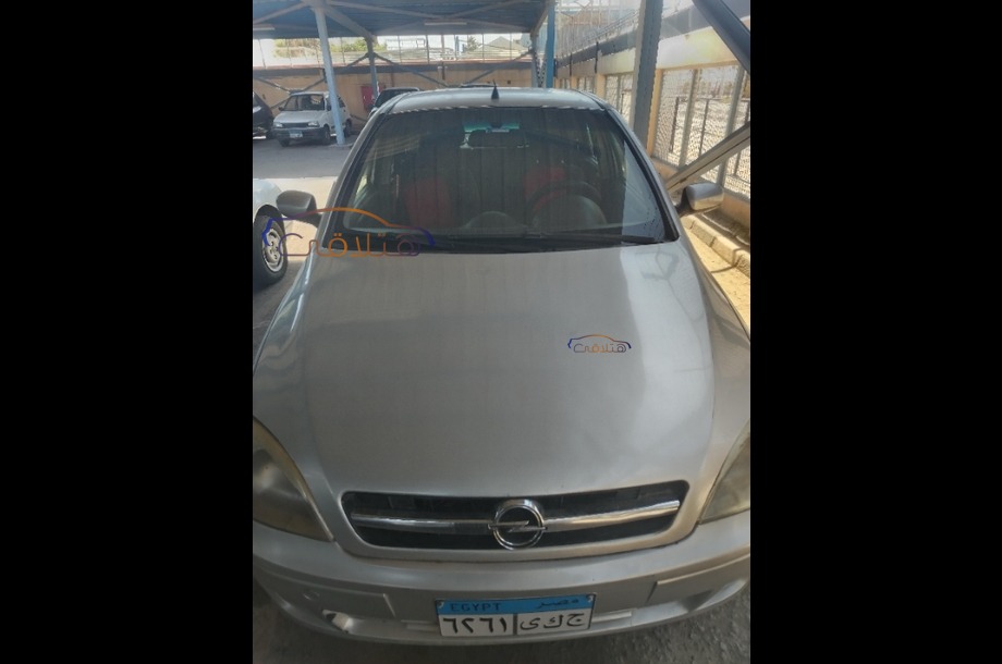 Corsa Opel فضي