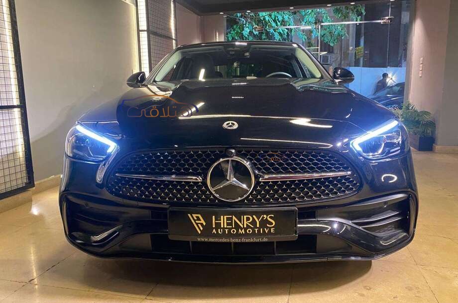 C 200 Mercedes أسود