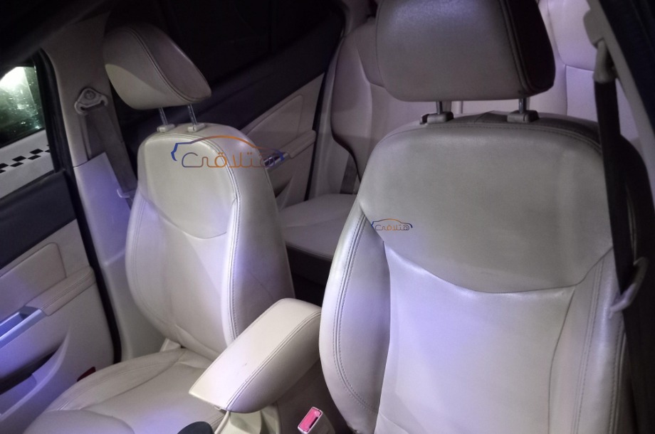 Optra Chevrolet Dark red