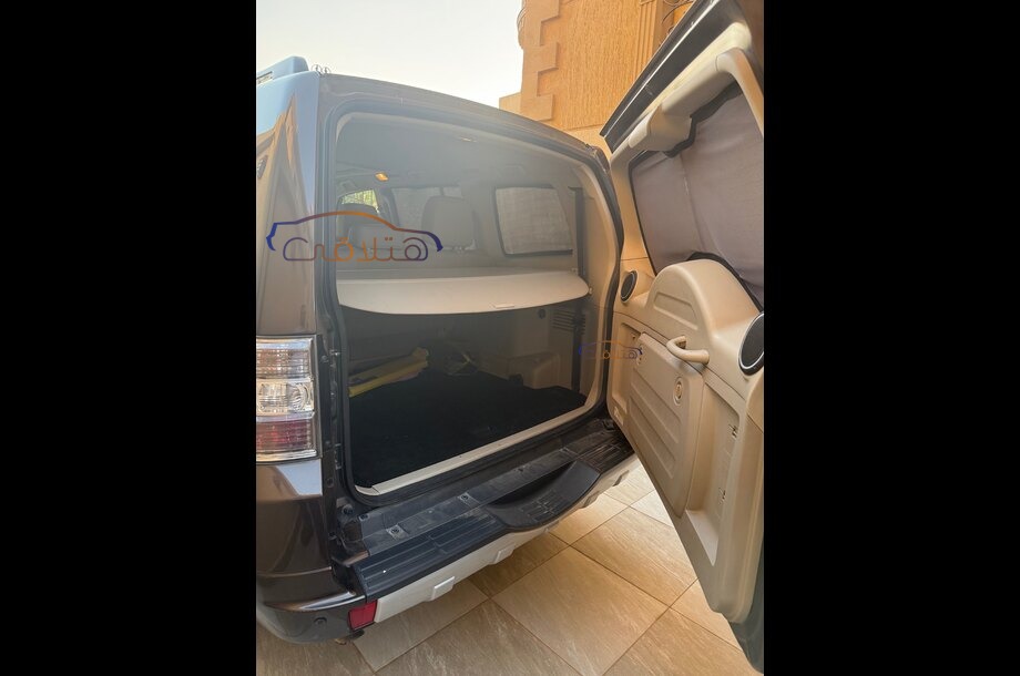 Pajero Mitsubishi Brown