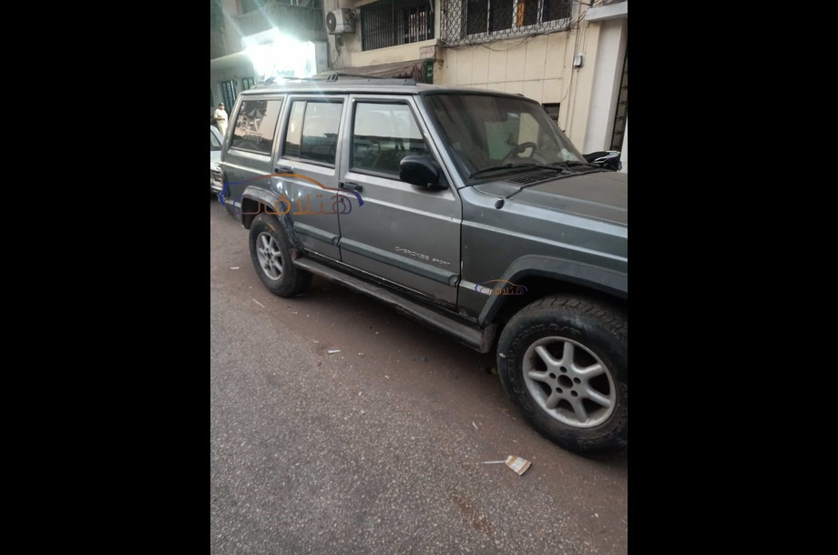 Cherokee Jeep Dark grey