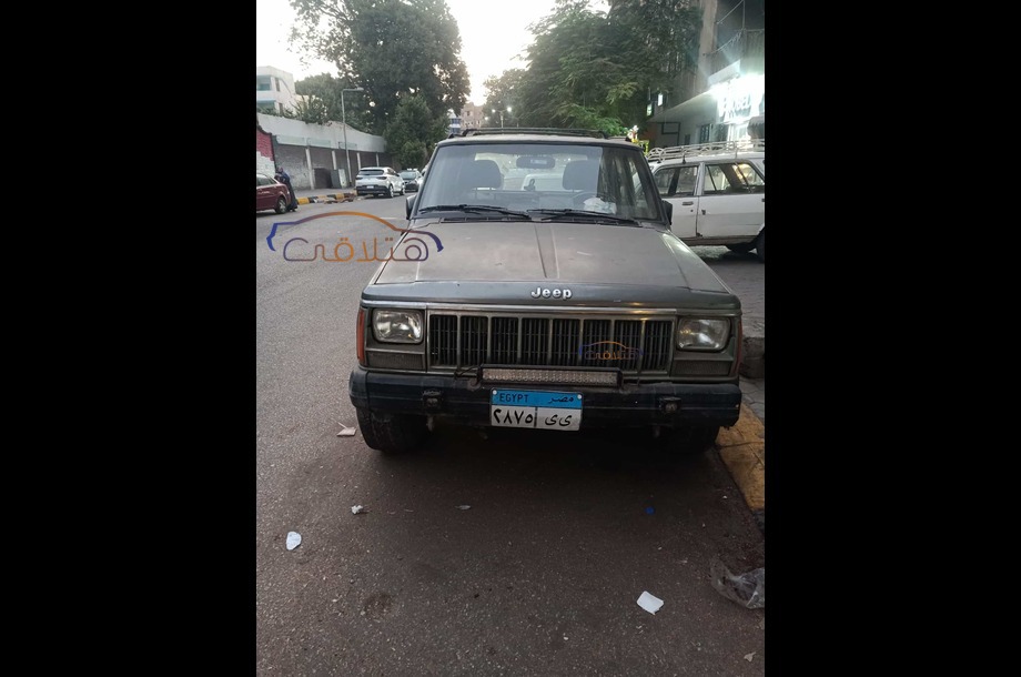 Cherokee Jeep Dark grey