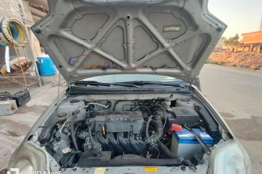 Corolla Toyota ذهبي