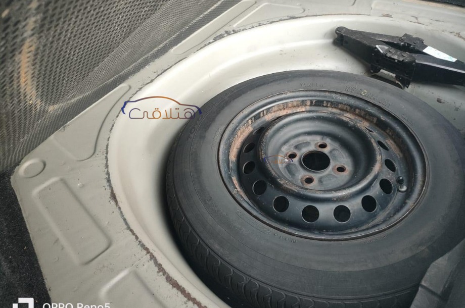 Corolla Toyota ذهبي