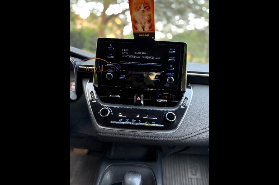 Corolla Toyota فضي