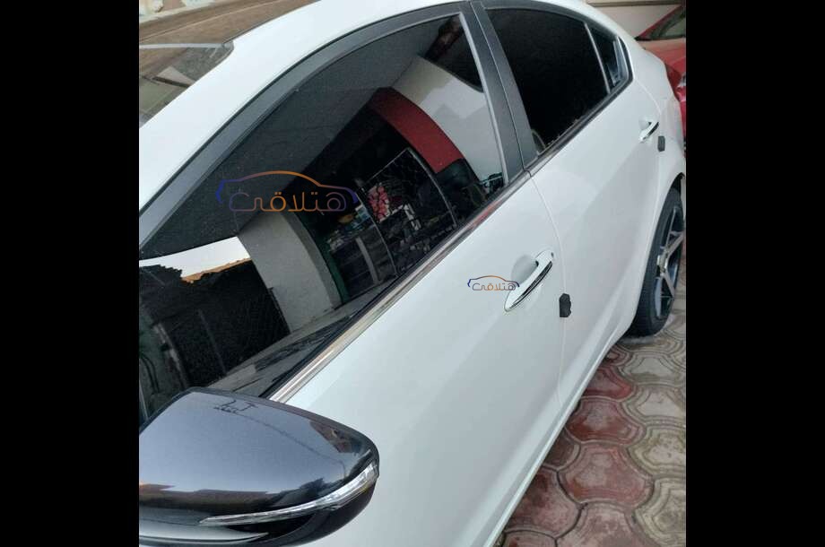 K3 Kia أبيض