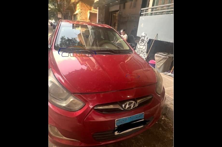 Accent RB Hyundai Dark red