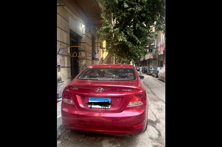 Accent RB Hyundai Dark red