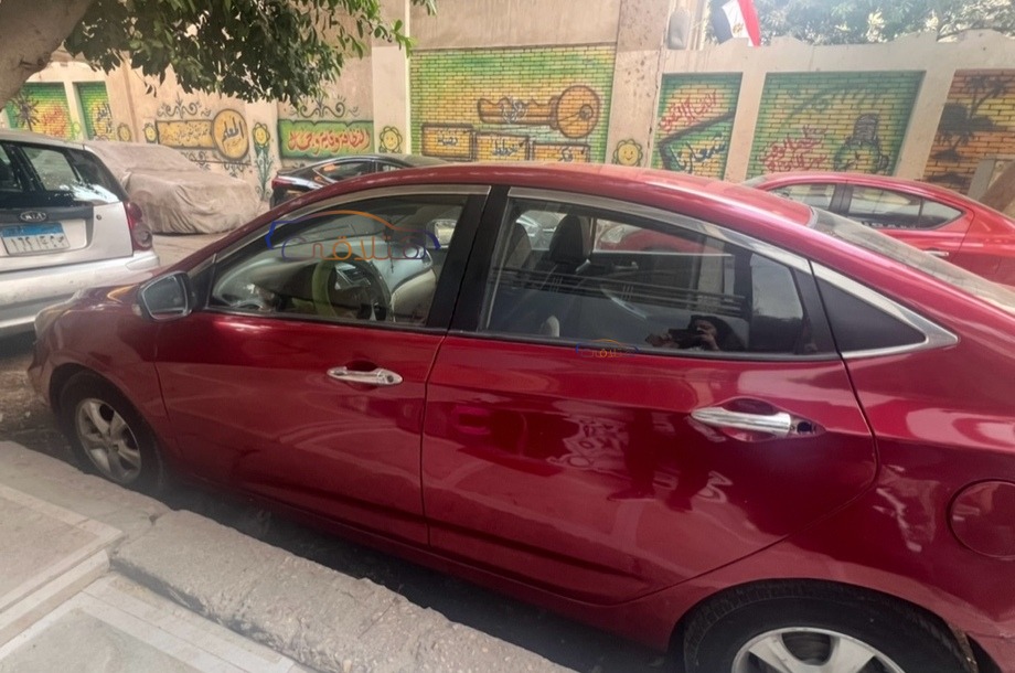 Accent RB Hyundai Dark red