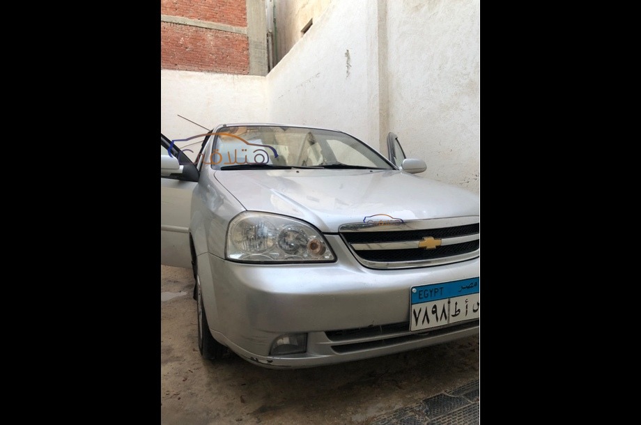 Optra Chevrolet فضي