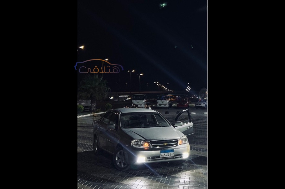 Optra Chevrolet فضي