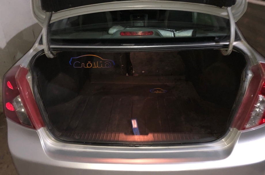 Optra Chevrolet فضي