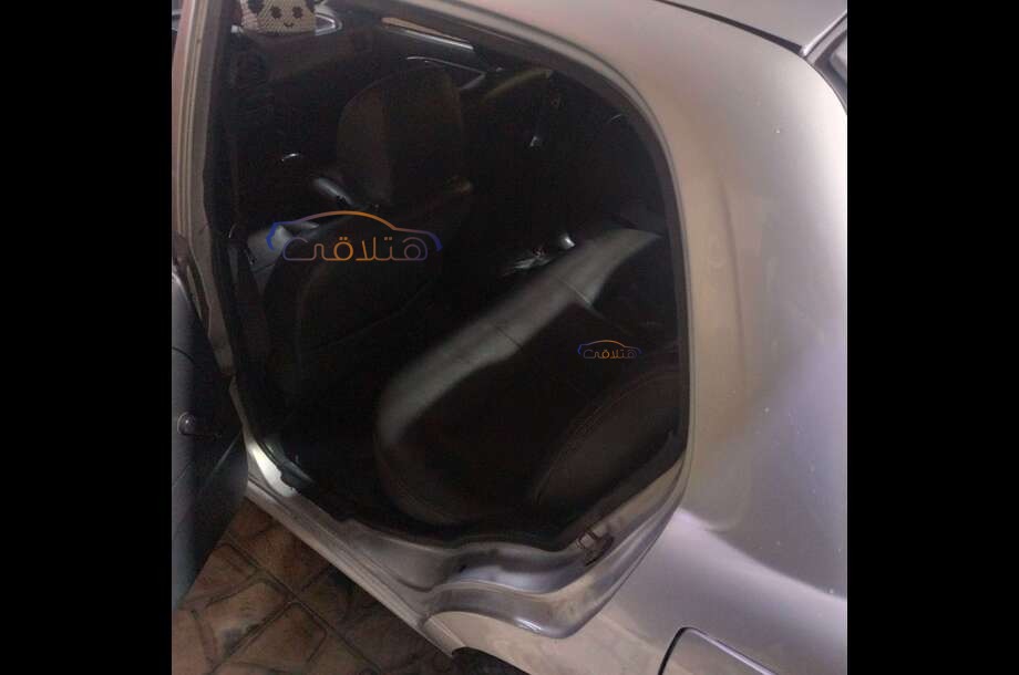 Mira Daihatsu فضي