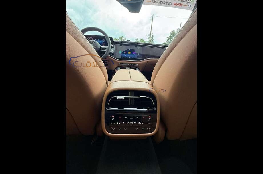 E 200 Mercedes أسود