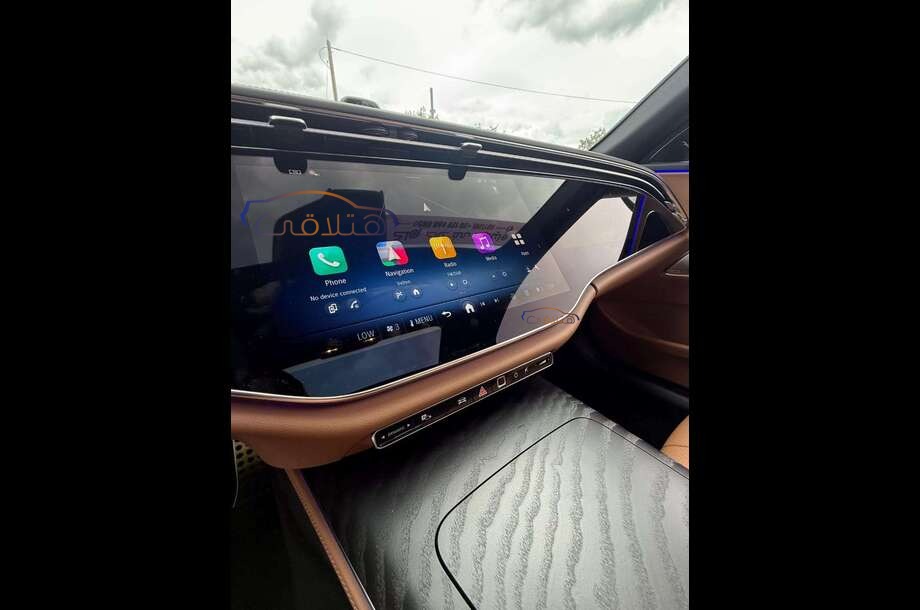 E 200 Mercedes أسود