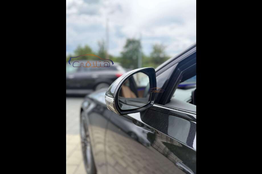 E 200 Mercedes أسود