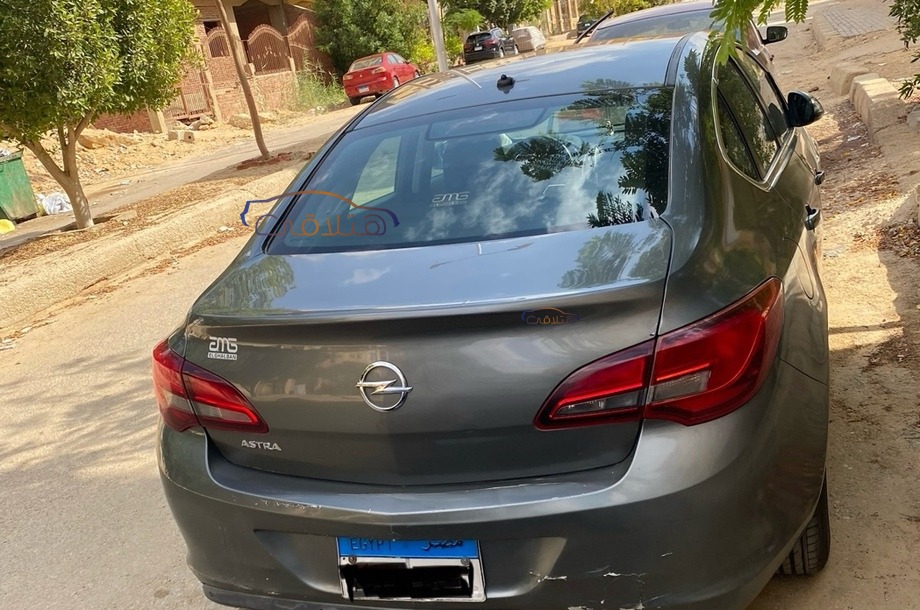 Astra Opel رمادي