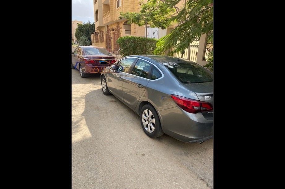 Astra Opel رمادي