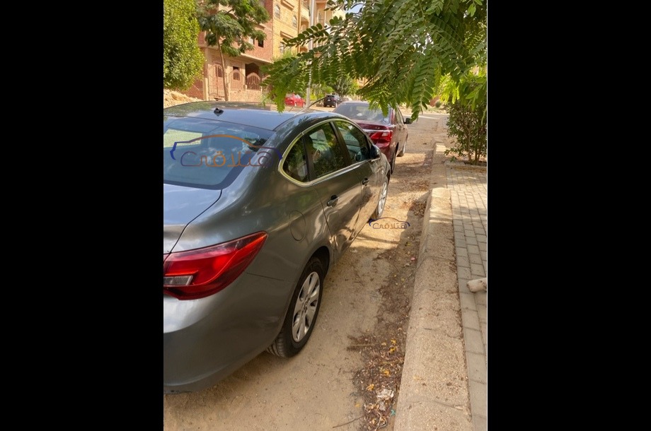 Astra Opel رمادي
