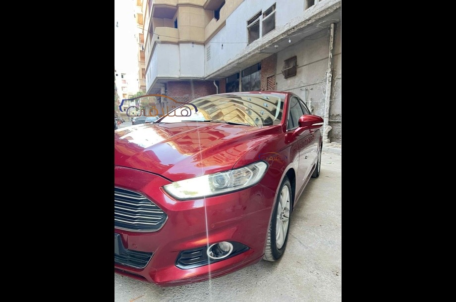 Fusion Ford احمر