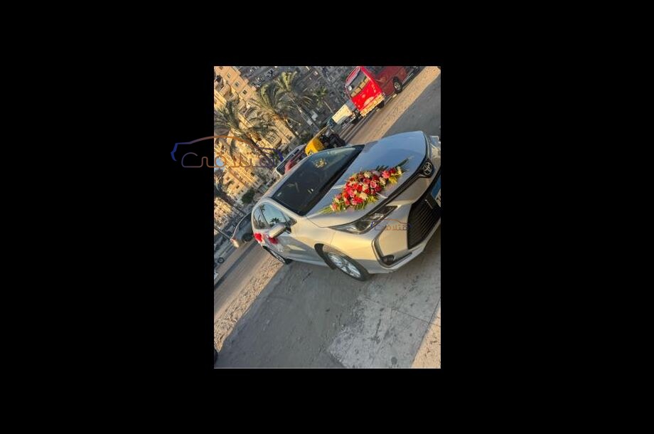 Corolla Toyota فضي