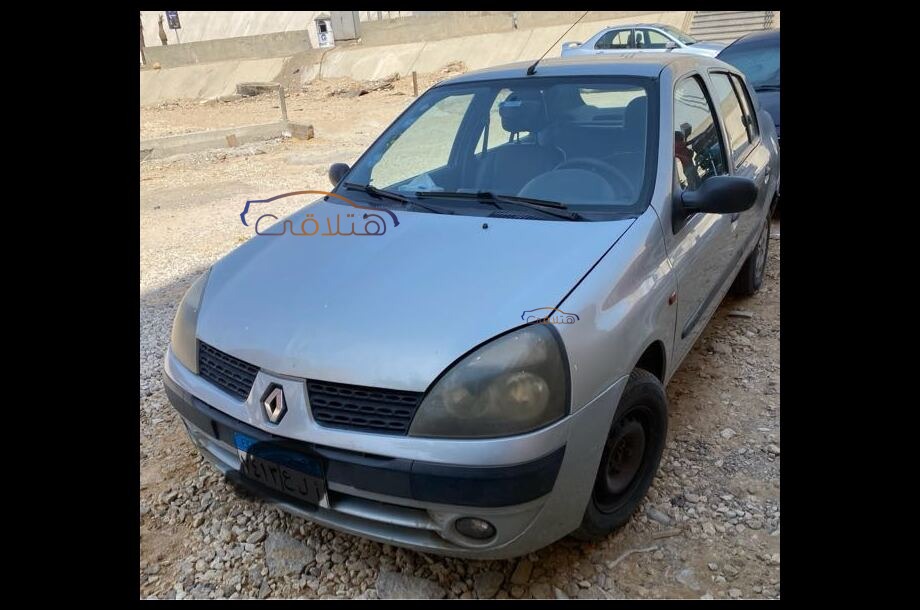 Clio Renault فضي