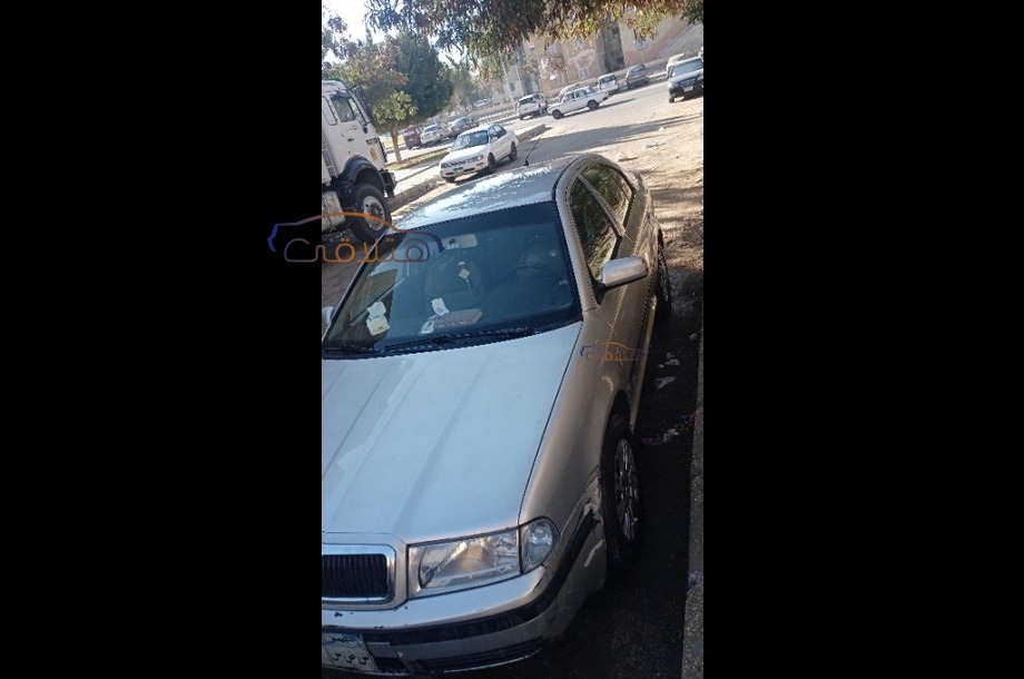 Octavia A4 Skoda فضي