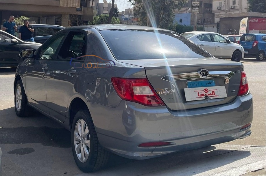 F3 Byd رمادي