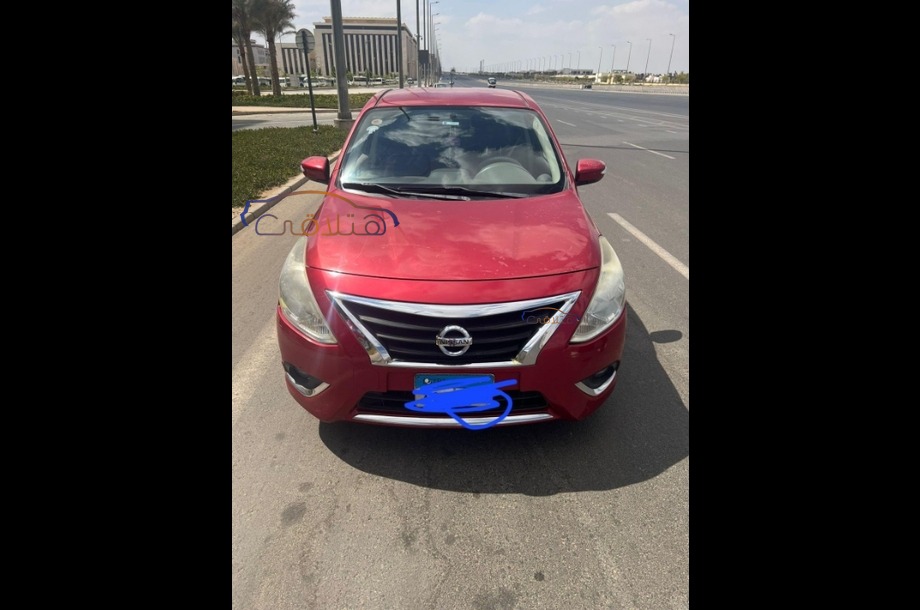 Sunny Nissan احمر