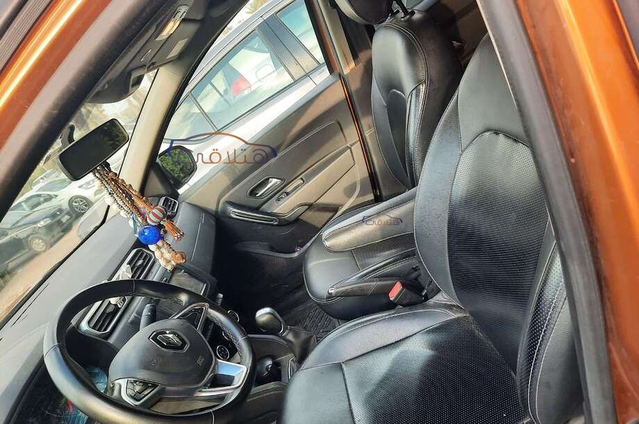 Duster Renault برونزي