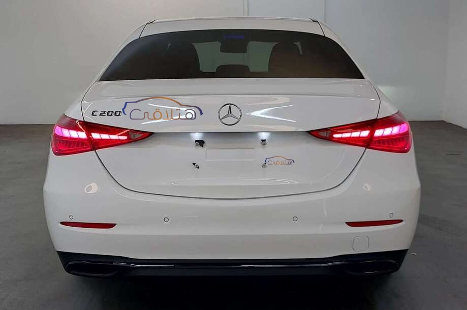 C 200 Mercedes أسود
