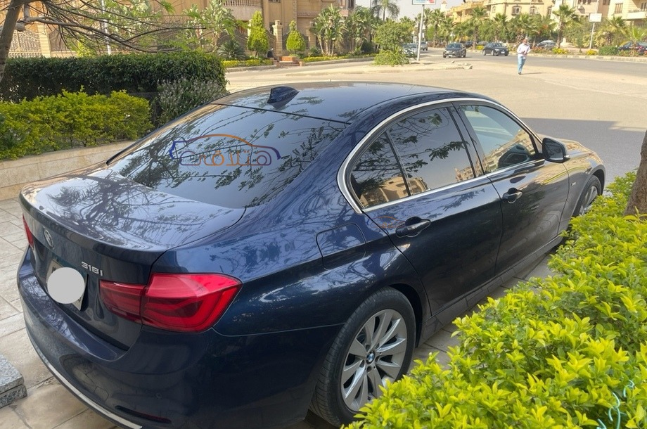 318 BMW Dark blue