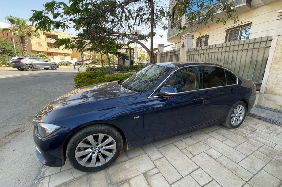 318 BMW Dark blue