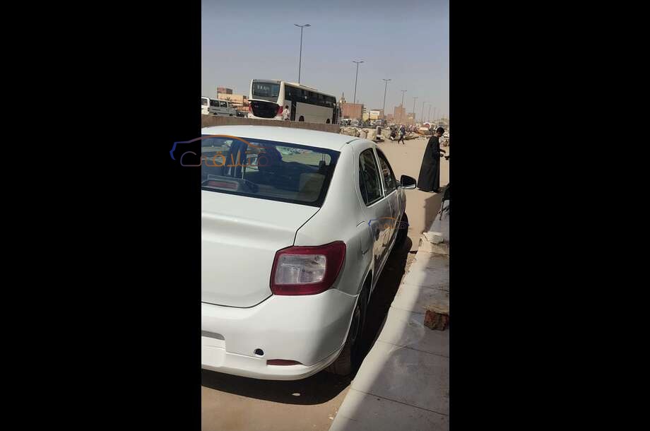 Logan Renault أبيض