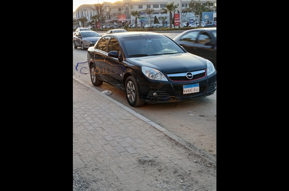 Vectra Opel أسود