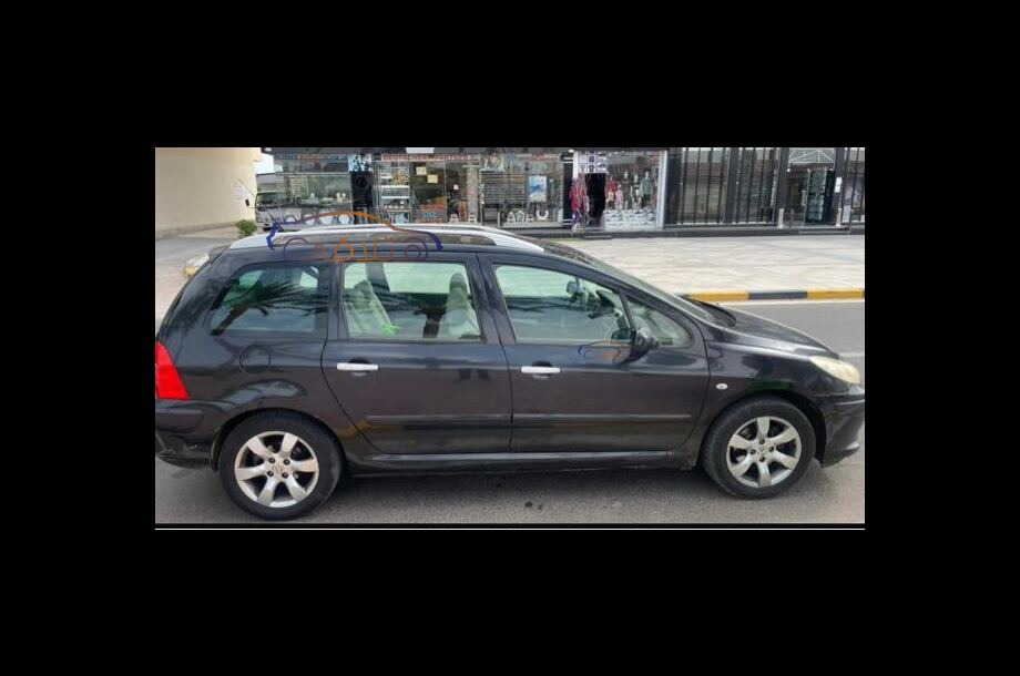 307 Peugeot أسود