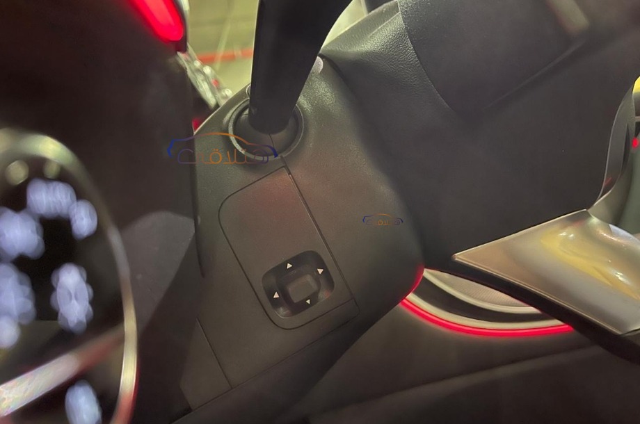 C 200 Mercedes احمر