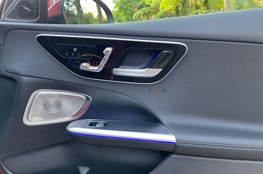 C 200 Mercedes احمر