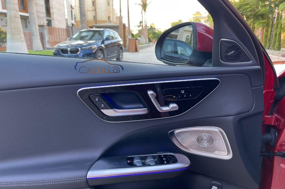 C 200 Mercedes احمر