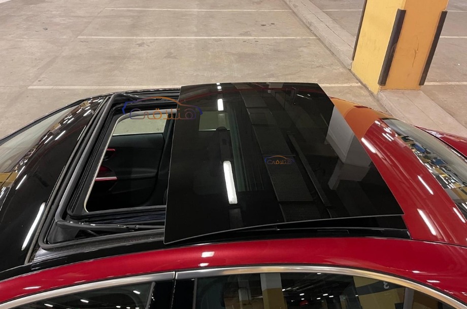 C 200 Mercedes احمر