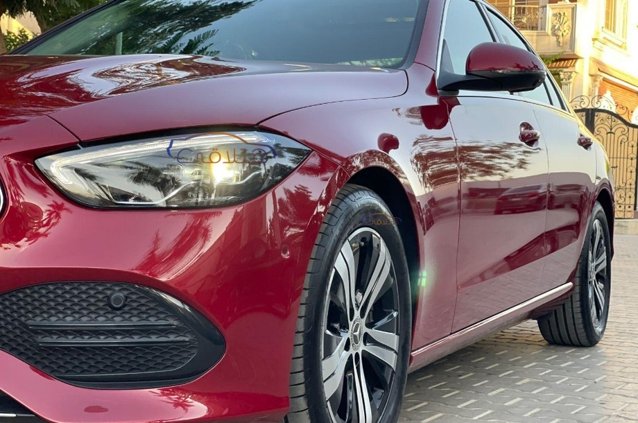 C 200 Mercedes احمر