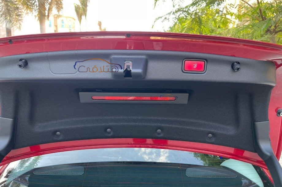 C 200 Mercedes احمر