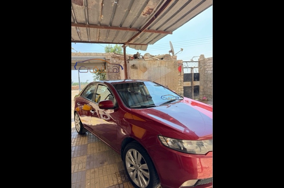 Cerato Kia Dark red