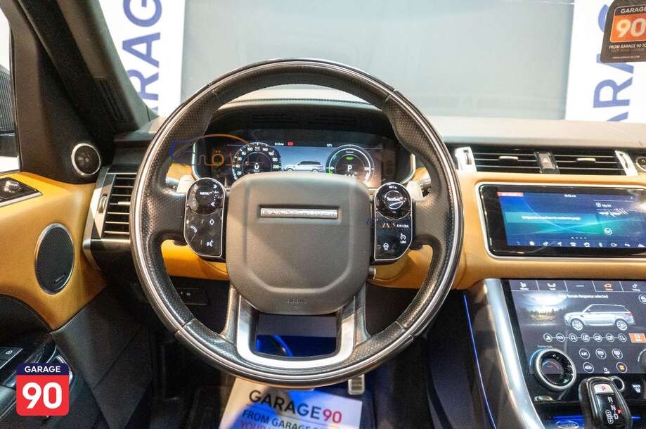 Sport Land Rover أسود