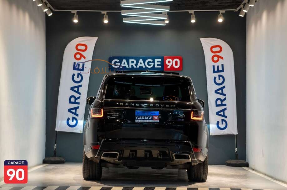 Sport Land Rover أسود