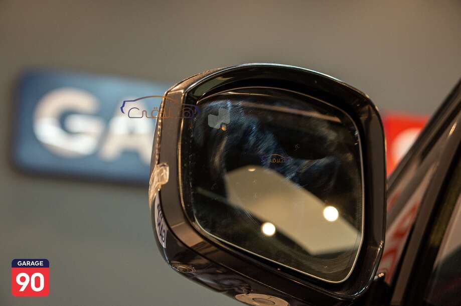 Sport Land Rover أسود