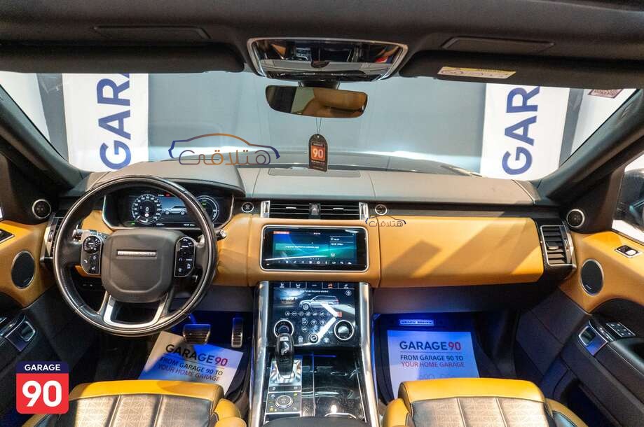 Sport Land Rover أسود